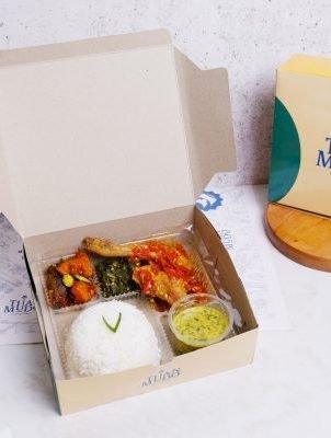 Nasi Box Ayam Cabe Merah